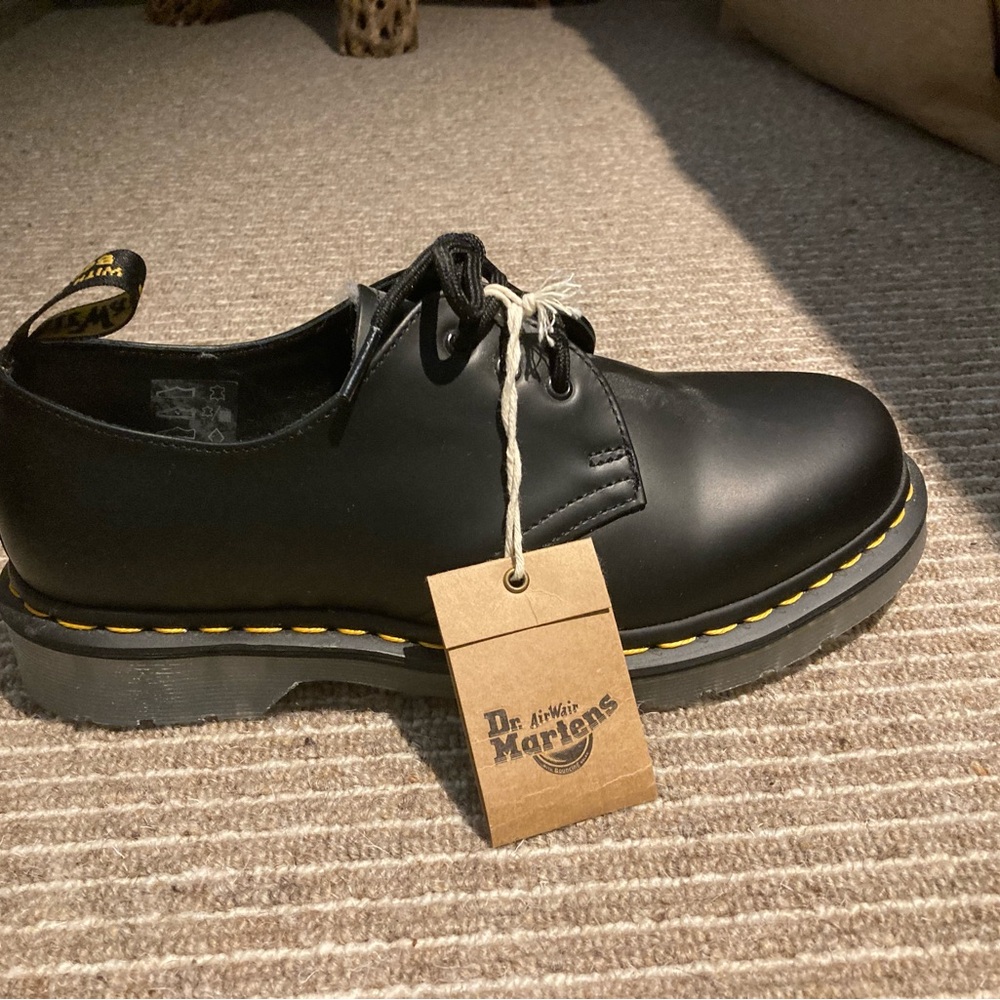 Dr. Martens Great Condition Black shoes - with tags!